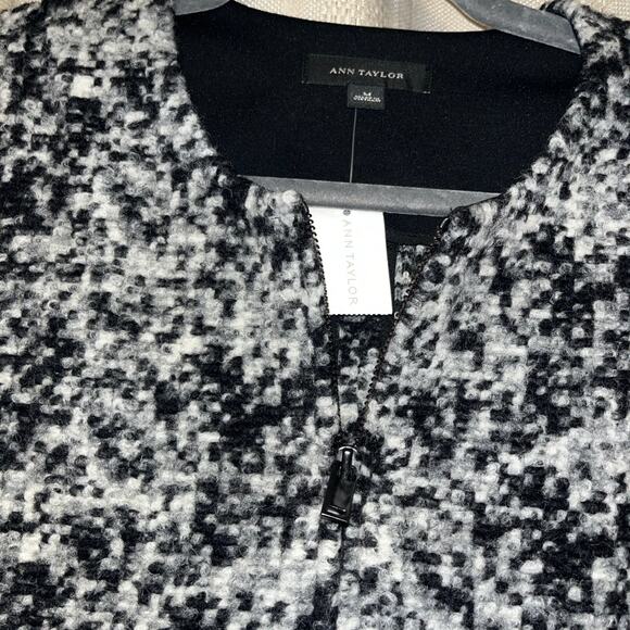 Ann Taylor Black and Gray Textured Blazer - Picture 2 of 3